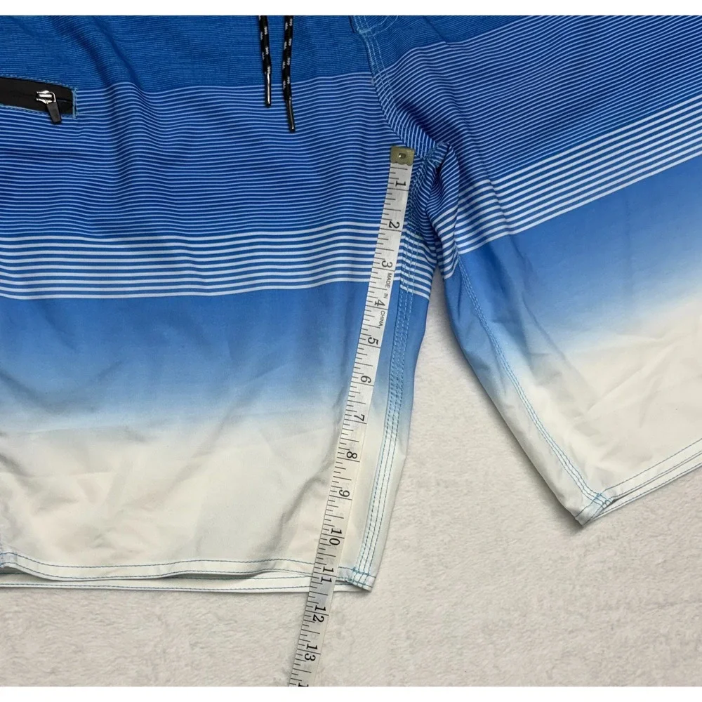 Distortion Blue White Board Shorts NWT Men's Large UV Protection